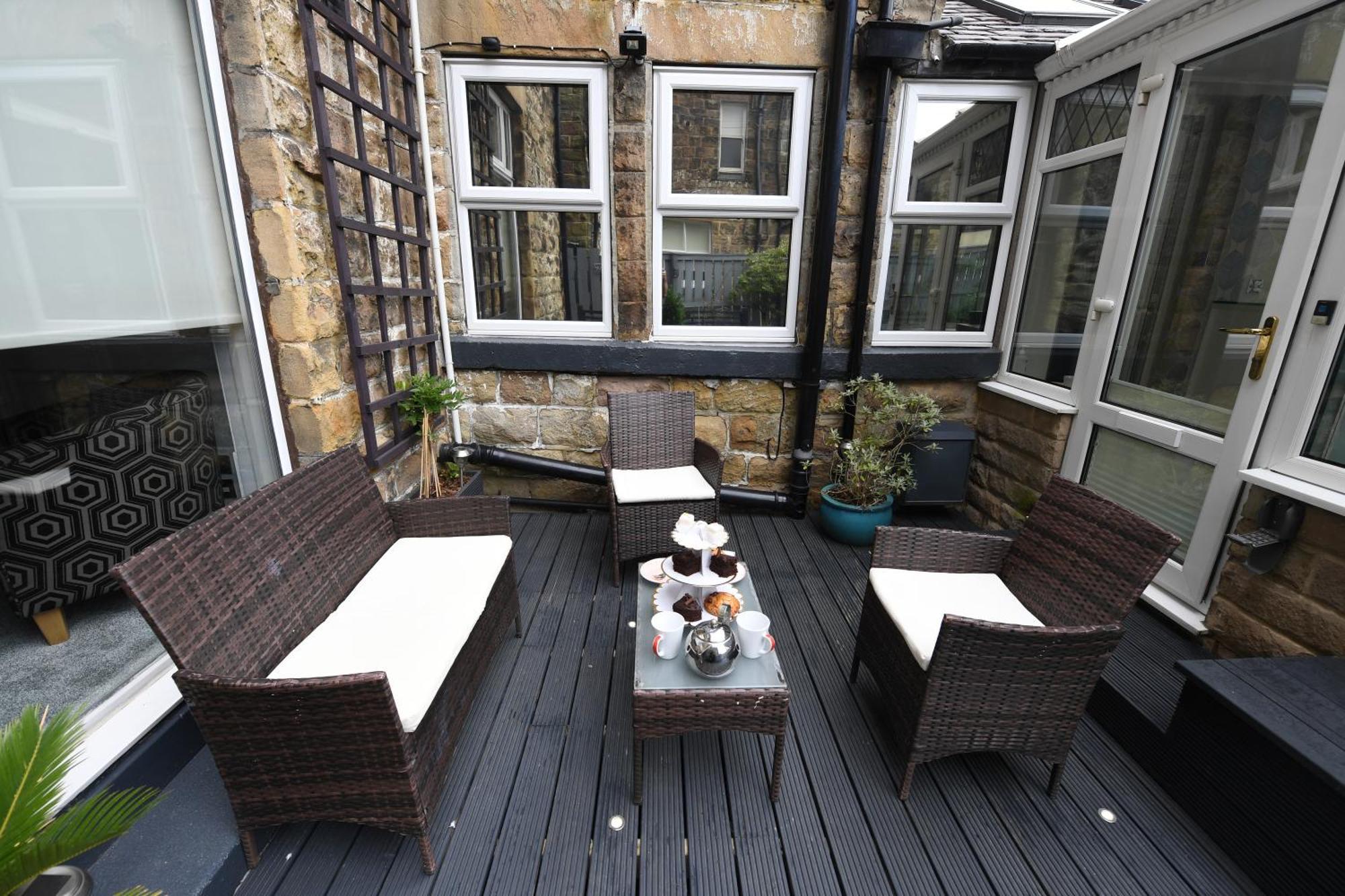 Harrogate Holiday Apartments - Courtyard Mews - Garden Exterior photo